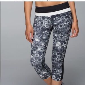 Lululemon Athletica Sz 6 Up the Pace Floral Cropped Leggings